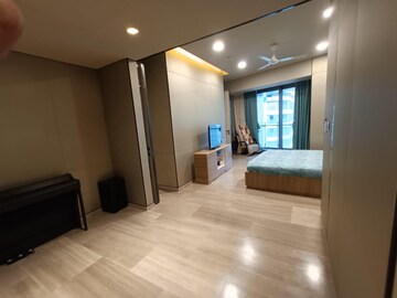 Room in 3 BHK Apartment at Lodha The World Towers World One Tier 2, Worli – for Rent