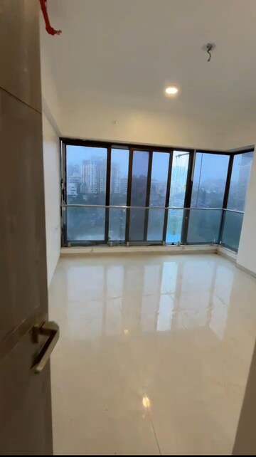 Room in 3 BHK Apartment at IM Applaud 38, Goregaon East – for Sale