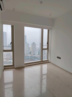 Room in 3 BHK Apartment at Lodha World One, Worli – for Rent