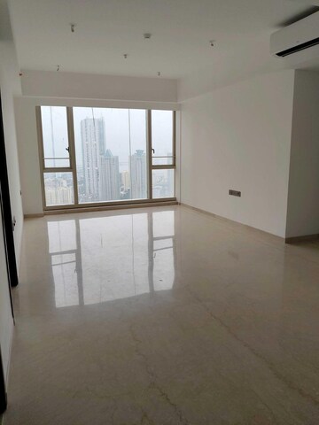 Room in 3 BHK Apartment at Lodha World One, Worli – for Rent