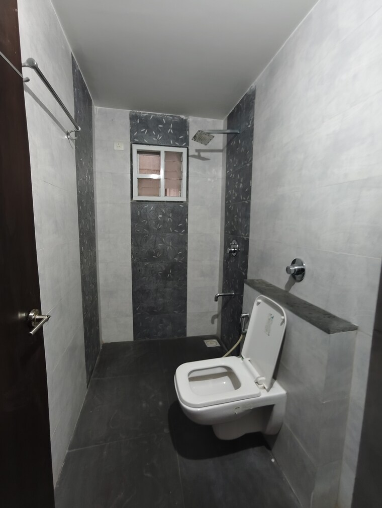 Bathroom, alkapuri 3 Bedroom 1400 Sq.Ft. Apartment In Alkapuri Vadodara 9603063
