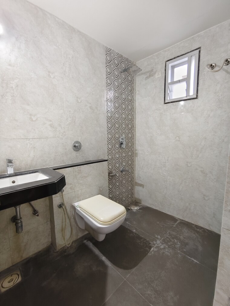 Bathroom, alkapuri 3 Bedroom 1400 Sq.Ft. Apartment In Alkapuri Vadodara 9603063