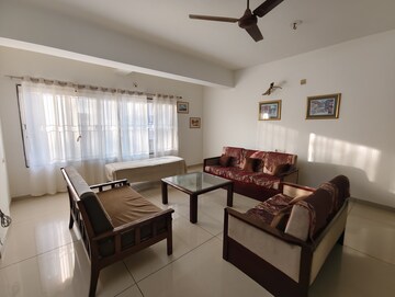 Living Room in 3 BHK Apartment at Alkapuri – for Rent
