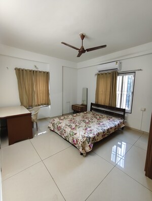 Bedroom in 3 BHK Apartment at Alkapuri – for Rent