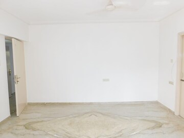 Room in 3 BHK Apartment at Andheri West – for Rent