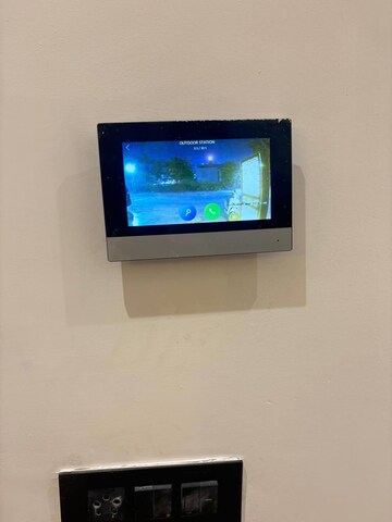 Furnished Amenities in 4 BHK Builder Floor at Ansal Plaza Sector-23, Sector 23 – for Rent