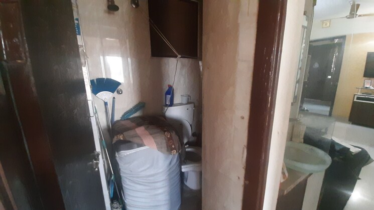 Bathroom, sahaj-solarium 3 Bedroom 815 Sq.Ft. Apartment In Vasna Ahmedabad 9603110