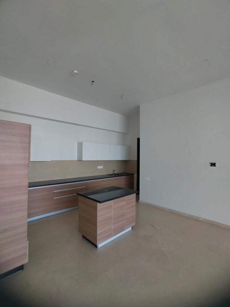 Room, omkar-alta-monte 4 Bedroom 3918 Sq.Ft. Apartment In Malad East Mumbai 9603090