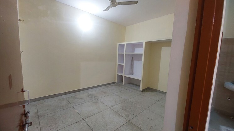 Room, indira nagar 2 Bedroom 800 Sq.Ft. Villa In Indira Nagar Lucknow 9603100