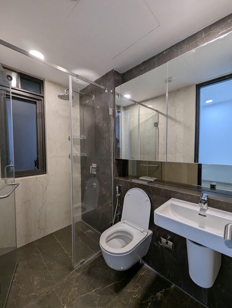 Team Area, worli 3 Bedroom 1240 Sq.Ft. Apartment In Worli Mumbai 9603099