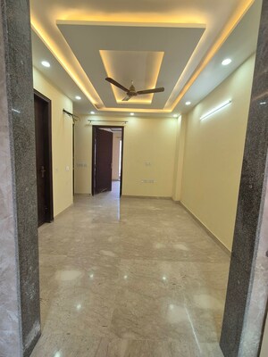 Building Lobby in 3 BHK Builder Floor at Ansal Plaza Sector-23, Sector 23 – for Rent