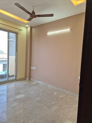 Room in 3 BHK Builder Floor at Ansal Plaza Sector-23, Sector 23 – for Rent