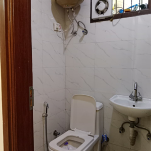 Bathroom in 1 BHK Builder Floor at Malviya Nagar – for Rent