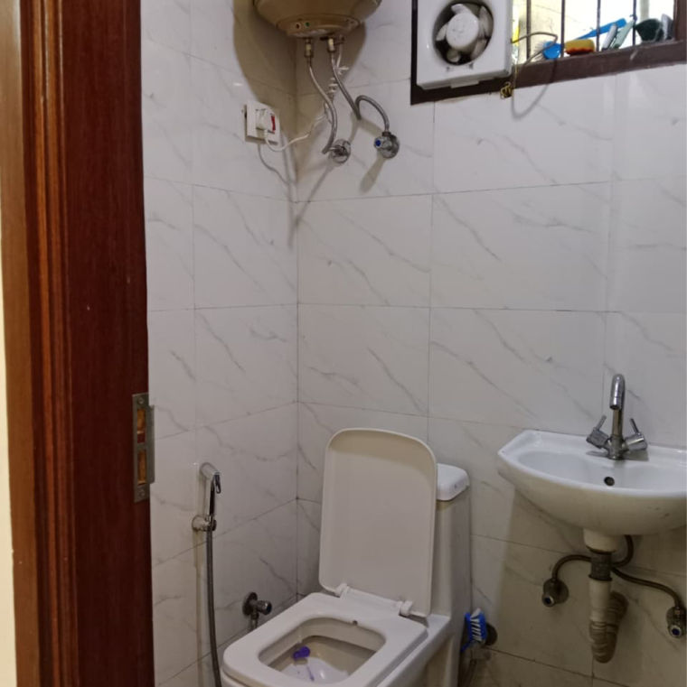 Bathroom, malviya nagar 1 Bedroom 600 Sq.Ft. Builder Floor In Malviya Nagar Delhi 9603127