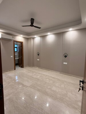 Room in 3 BHK Builder Floor at S 27 Luxury Homes, Greater Kailash I – for Sale