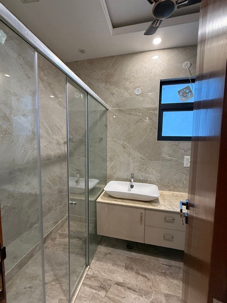 Bathroom, s-27-luxury-homes 3 Bedroom 1650 Sq.Ft. Builder Floor In Greater Kailash I Delhi 9603145