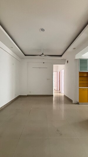 Room in 3.5 BHK Villa at Vrindavan Garden, Sector 16b Greater Noida – for Sale