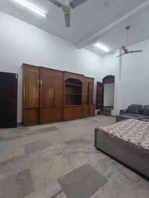 Room in 2 BHK Builder Floor at Malviya Nagar – for Rent