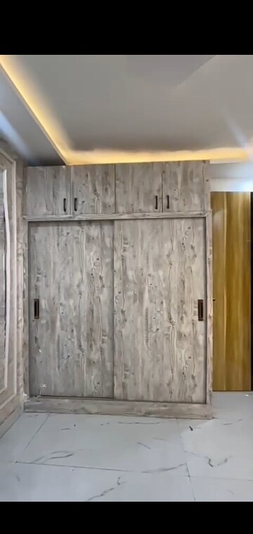 Building Lobby in 3 BHK Builder Floor at Dwarka Mor – for Sale