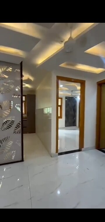 Room in 3 BHK Builder Floor at Dwarka Mor – for Sale