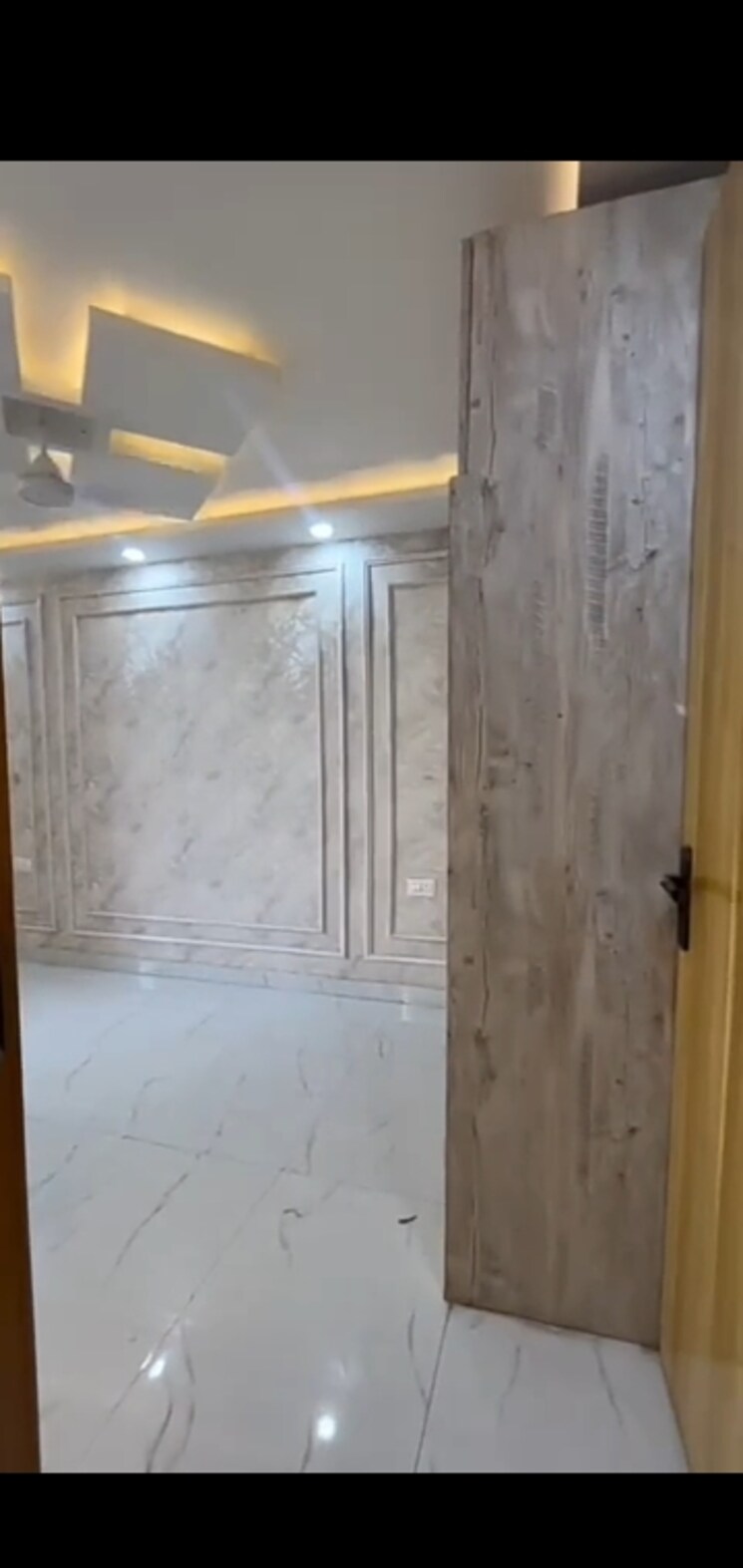 Bathroom, dwarka mor 3 Bedroom 900 Sq.Ft. Builder Floor In Dwarka Mor Delhi 9603190