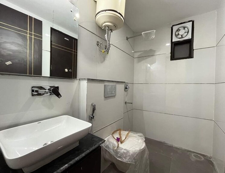 Bathroom, saket 3 Bedroom 1500 Sq.Ft. Builder Floor In Saket Delhi 9603201