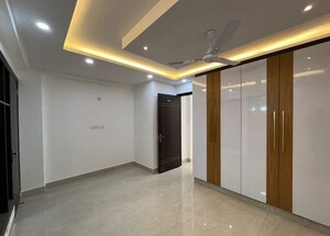 Room in 3 BHK Builder Floor at Saket – for Rent