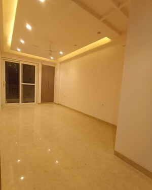 Room in 3 BHK Builder Floor at Saket – for Rent