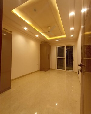 Room in 3 BHK Builder Floor at Saket – for Rent