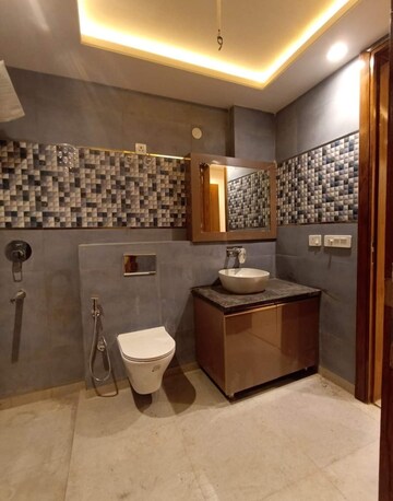 Master Bedroom in 3 BHK Builder Floor at Saket – for Rent