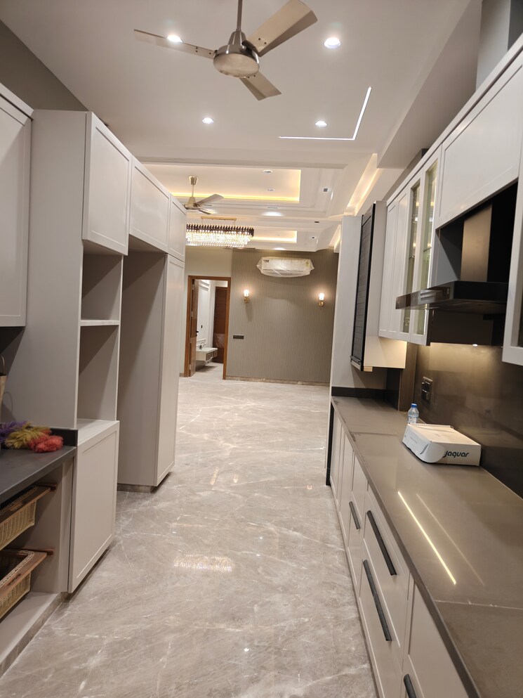 Kitchen, model town phase 2 3 Bedroom 1800 Sq.Ft. Builder Floor In Model Town Phase 2 Delhi 9603214