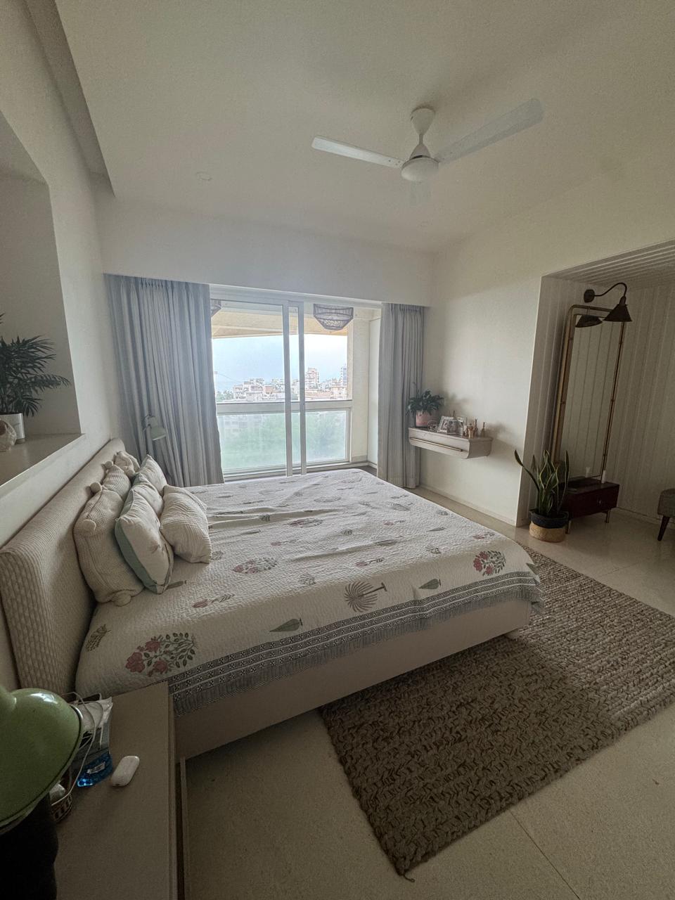 4 BHK + Pooja Room Apartment For Rent in K Hemani Bay View