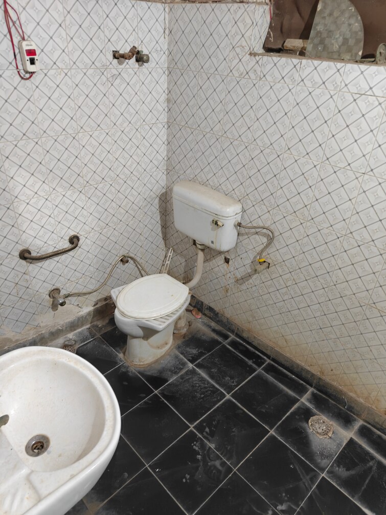 Bathroom, mahendru enclave 2 Bedroom 900 Sq.Ft. Builder Floor In Mahendru Enclave Delhi 9603230