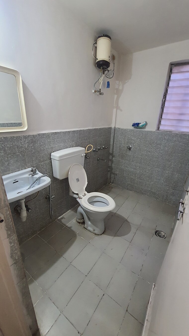 Bathroom, goel-ganga-hamlet 1 Bedroom 725 Sq.Ft. Apartment In Viman Nagar Pune 9603231