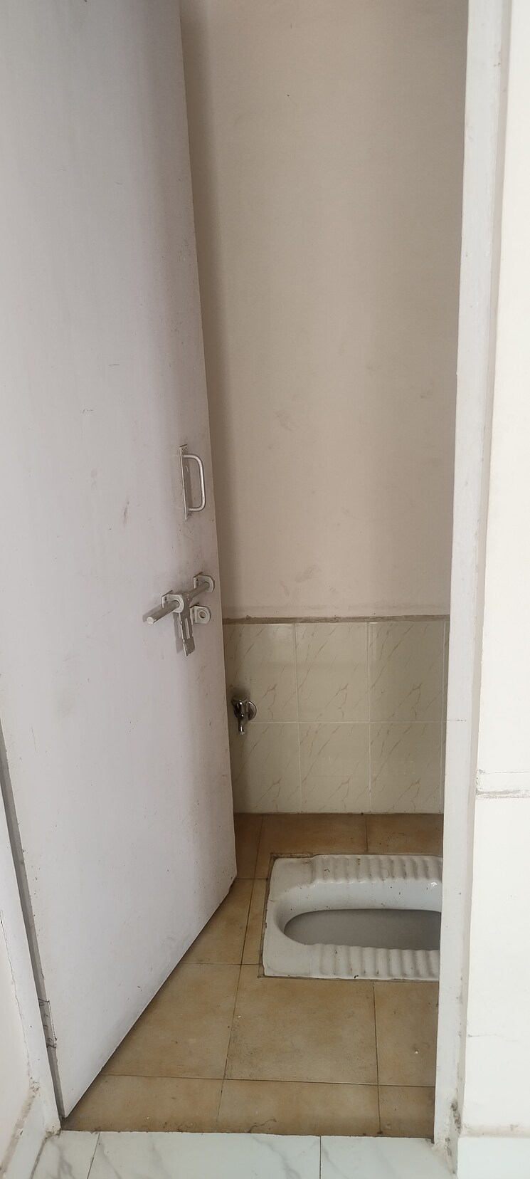 Bathroom, sushant golf city 2 Bedroom 1000 Sq.Ft. Apartment In Sushant Golf City Lucknow 9603232