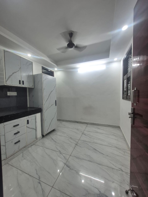 1 RkBuilder Floor For Rent in Saket