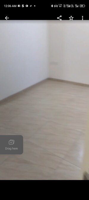 Room in 2 BHK Apartment at Gaur Atulyam, Omicron I Greater Noida – for Rent