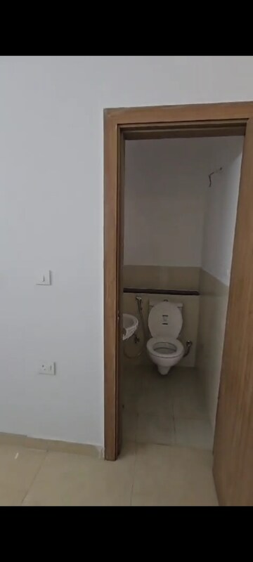 Furnished Amenities in 2 BHK Apartment at Gaur Atulyam, Omicron I Greater Noida – for Rent