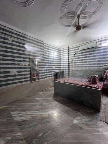 Parking in 1 RK Builder Floor at Saket – for Rent