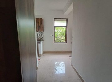 Room in 1 BHK Builder Floor at Saket – for Rent