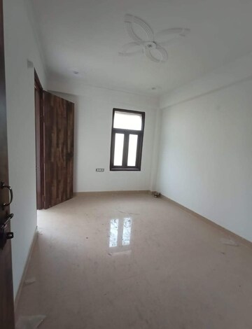 Room in 1 BHK Builder Floor at Saket – for Rent