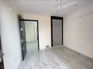 Room in 1 BHK Builder Floor at Saket – for Rent