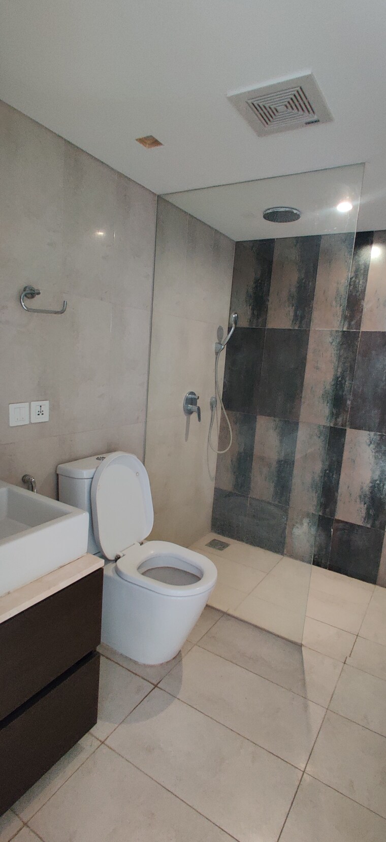 Bathroom, kumar-city 4 Bedroom 3500 Sq.Ft. Villa In Kalyani Nagar Pune 9603277