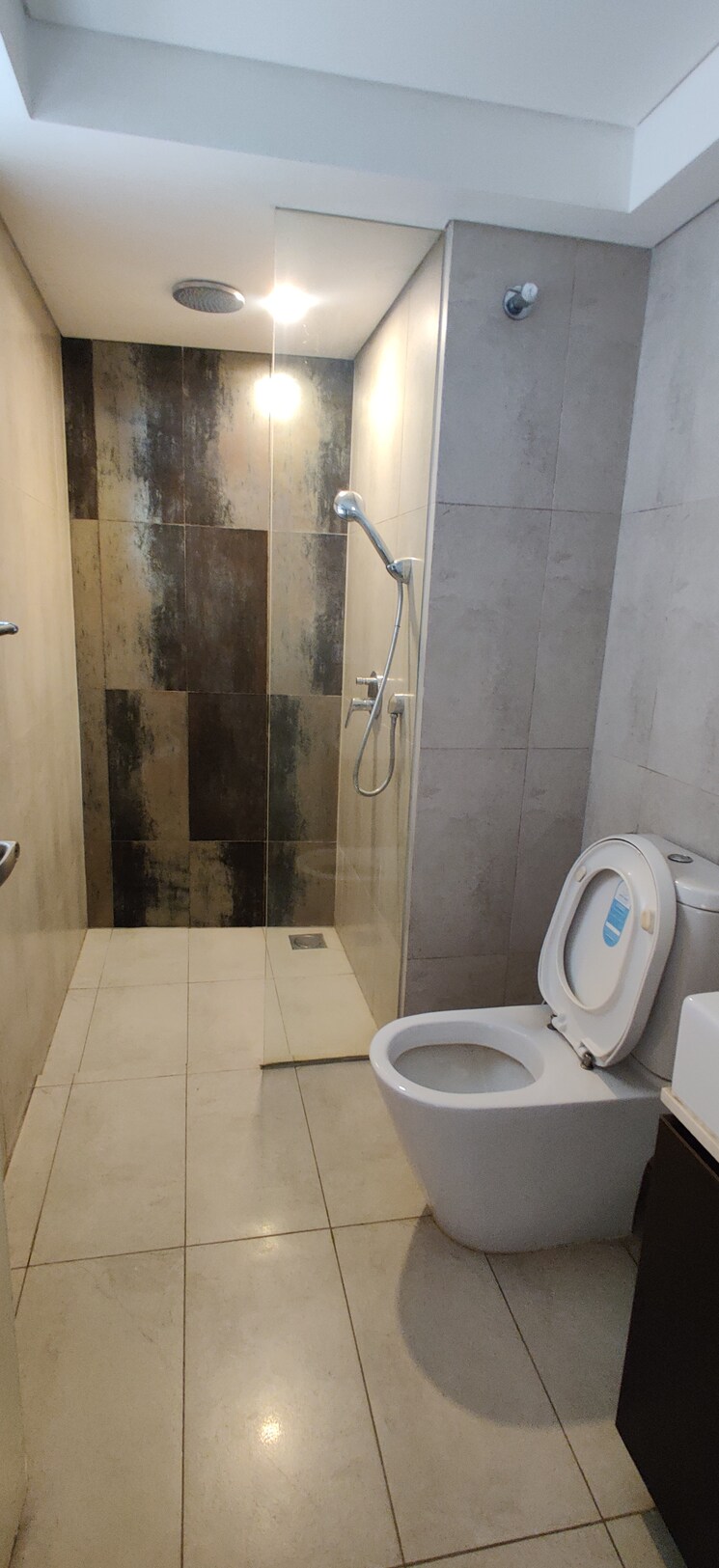 Bathroom, kumar-city 4 Bedroom 3500 Sq.Ft. Villa In Kalyani Nagar Pune 9603277