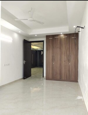 Room in 2 BHK Builder Floor at Saket – for Rent