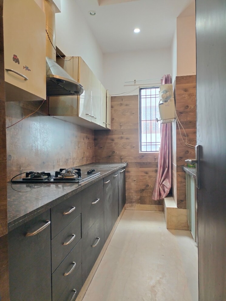 Kitchen, global-foyer 3 Bedroom 215 Sq.Ft. Builder Floor In Sector 43 Gurgaon 9603287