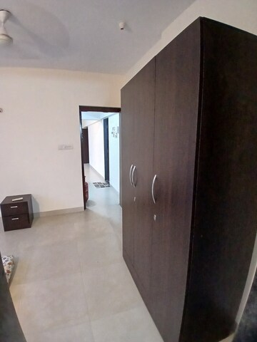Furnished Amenities in 1 BHK Apartment at Conwood Astoria, Goregaon East – for Rent