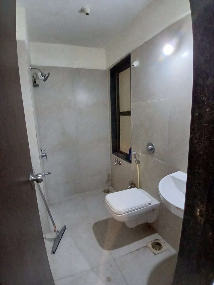 Bathroom, conwood-astoria 1 Bedroom 507 Sq.Ft. Apartment In Goregaon East Mumbai 9603314