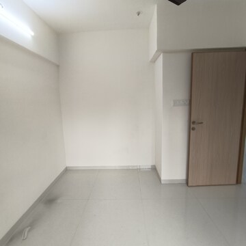 Room in 1 RK Apartment at Mantri Park, Goregaon East – for Rent