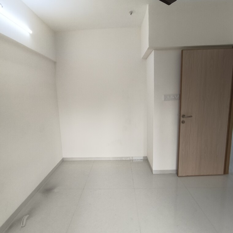 Room, mantri-park 1 RK 265 Sq.Ft. Apartment In Goregaon East Mumbai 9603318